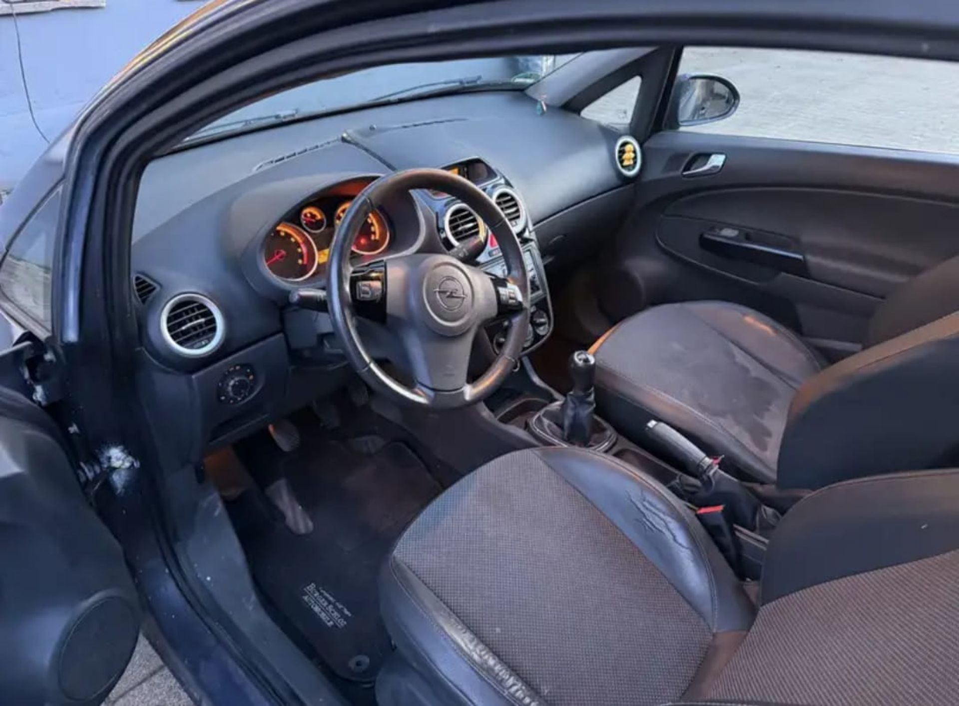 Opel Corsa - 2