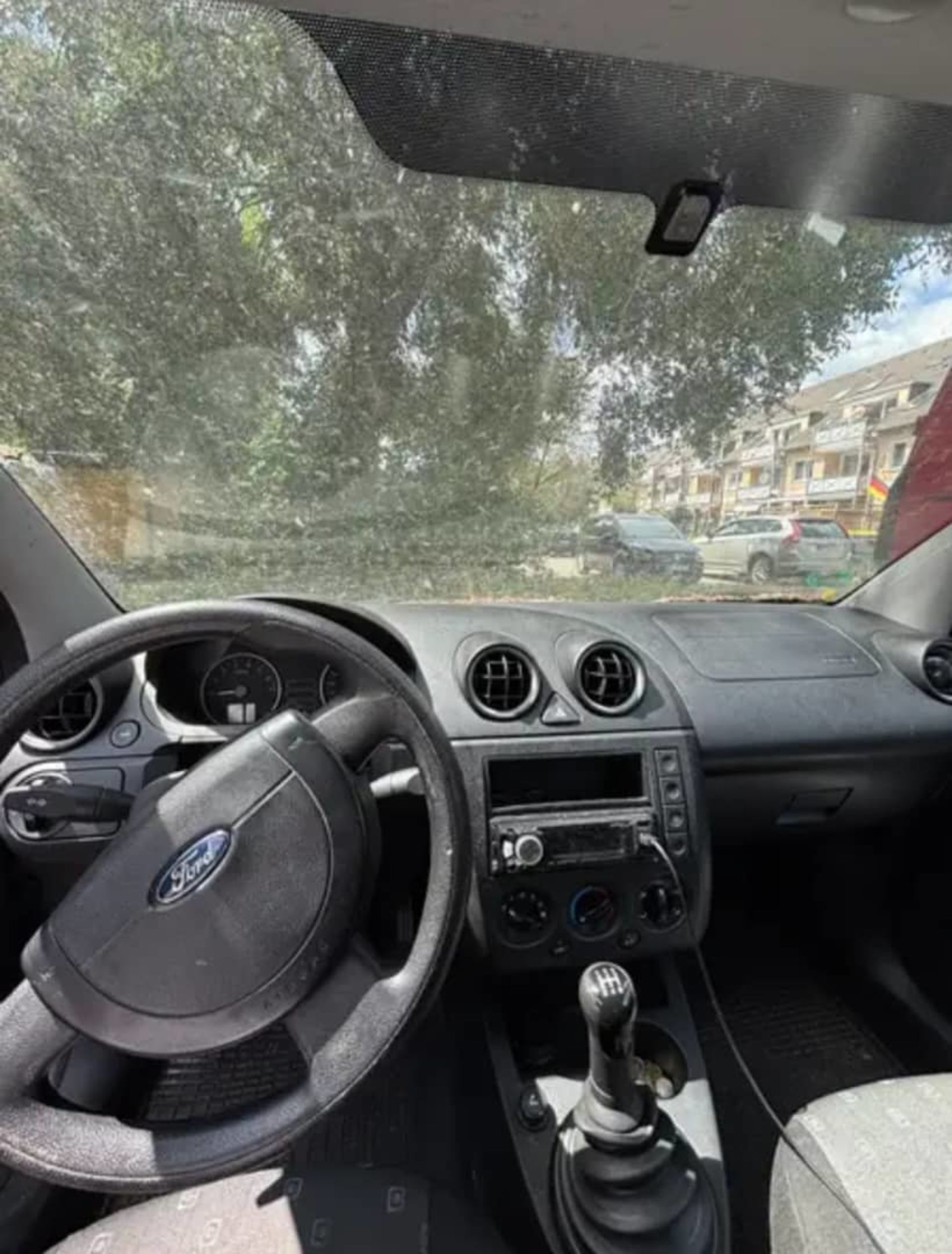 Ford Fiesta 1.3 Ambiente - 2