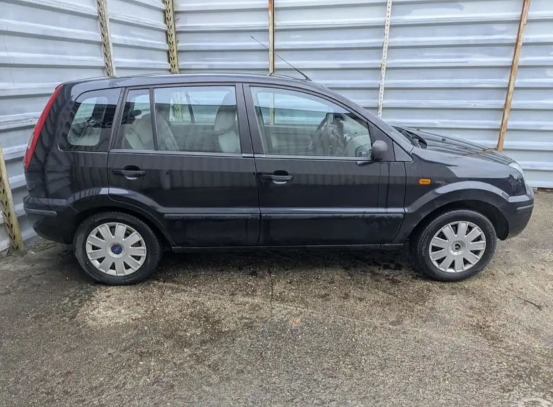 Ford Fusion - 7
