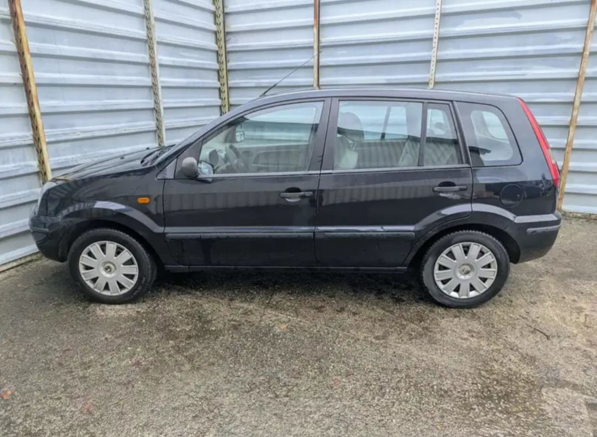 Ford Fusion - 8