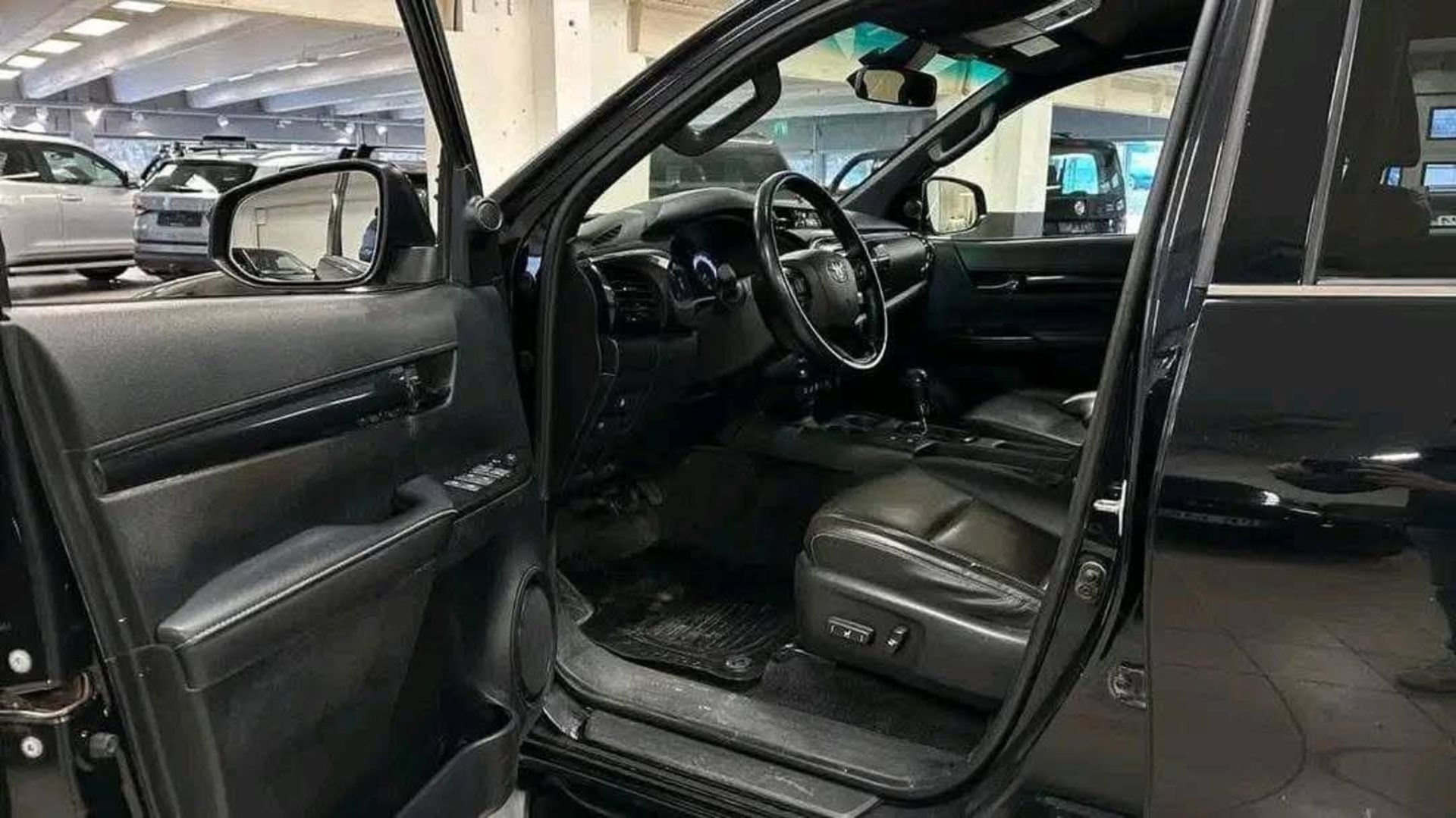 Toyota Hilux  D-CAB 2.4L - 3