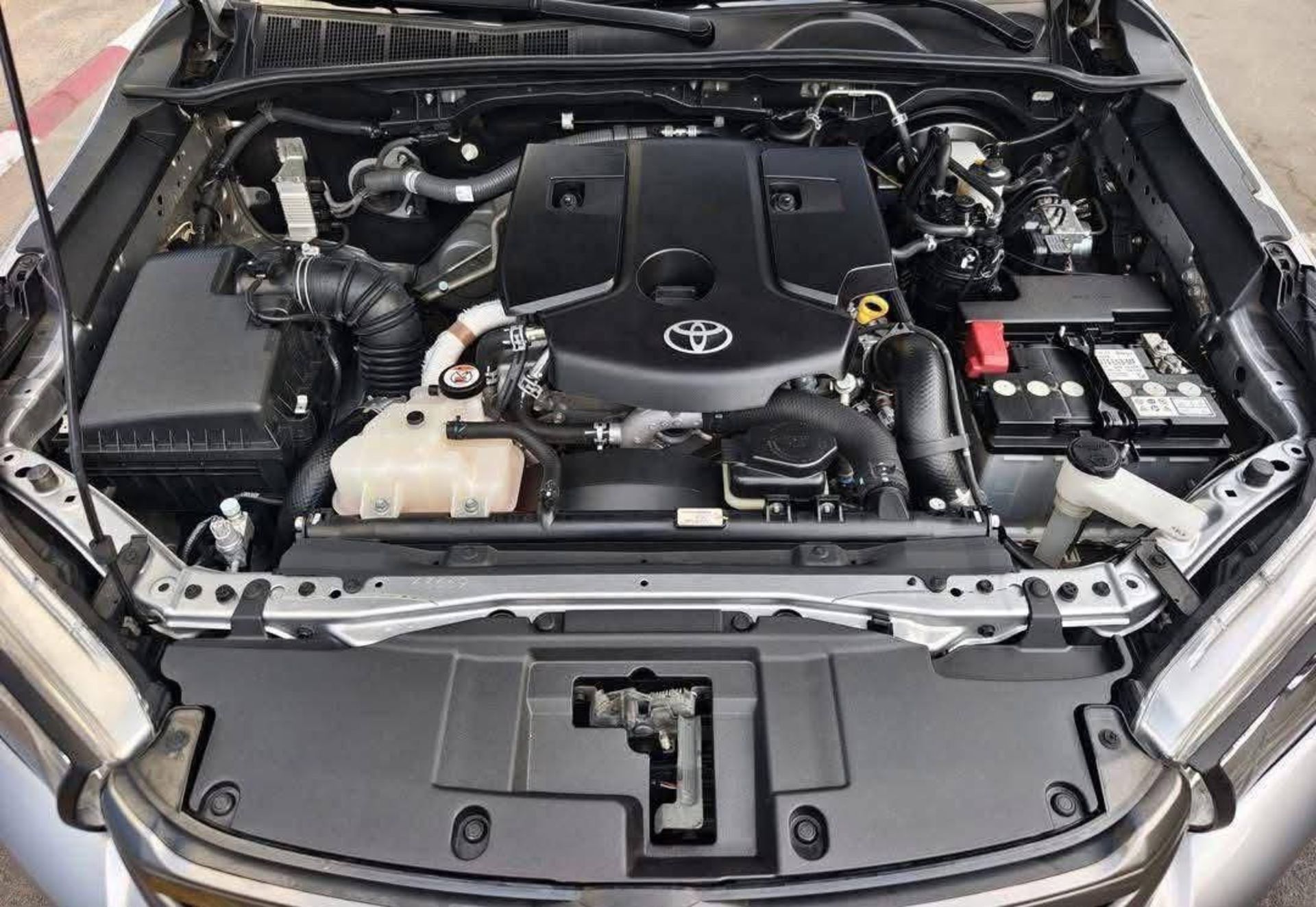 Toyota Hilux REVO D4D - 7