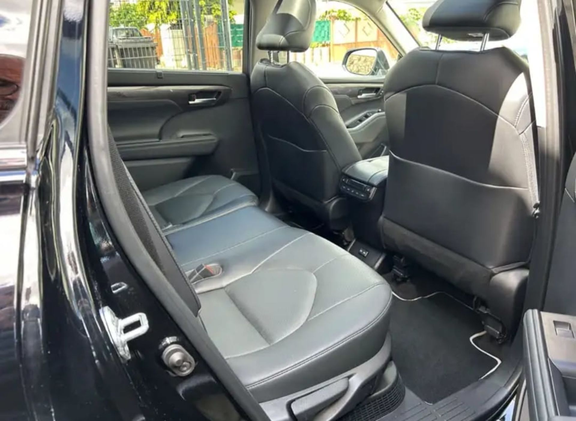 Toyota Highlander  Luxury AWD - 6