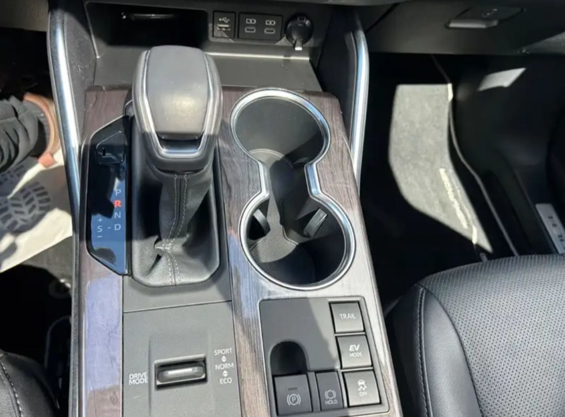 Toyota Highlander  Luxury AWD - 3