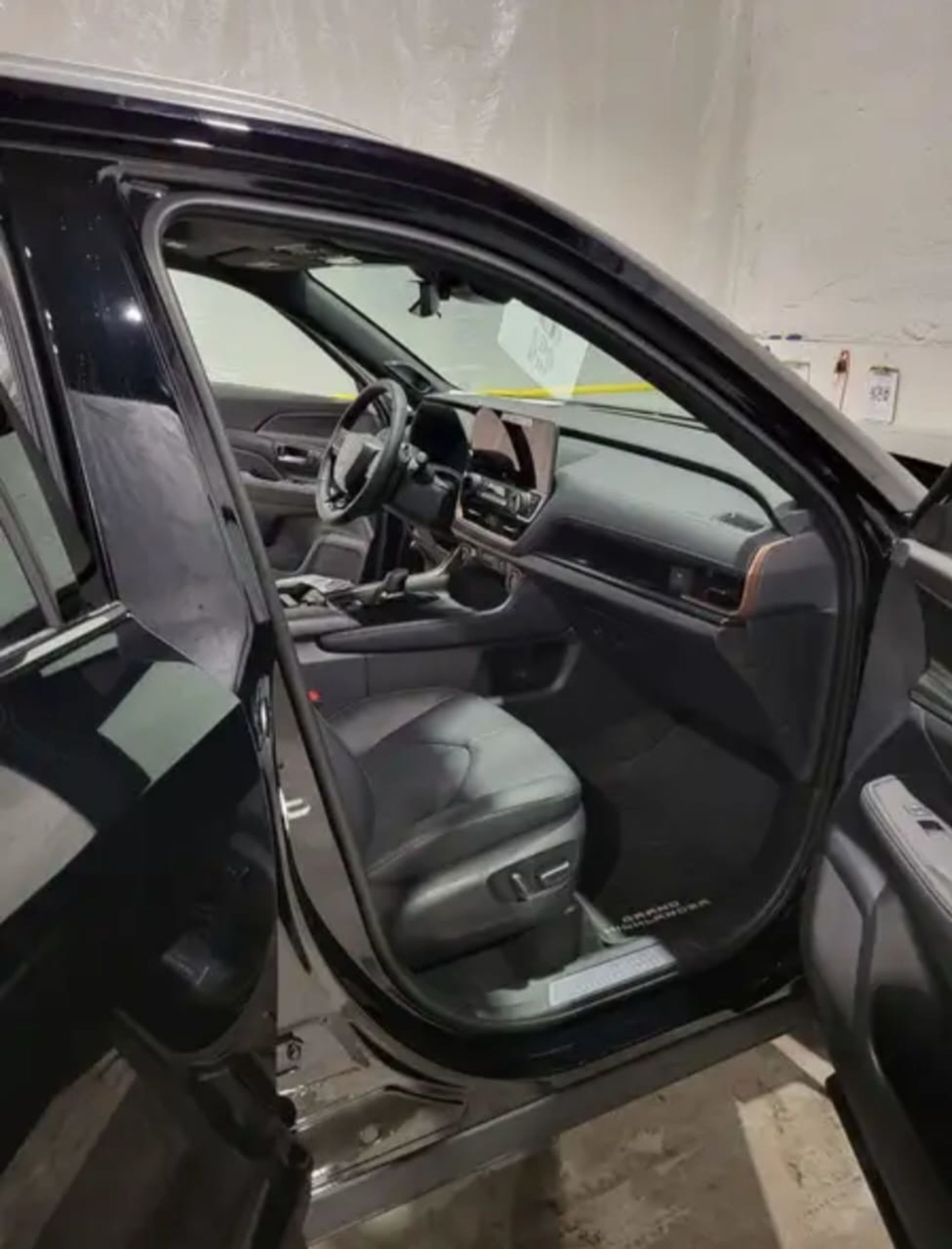 Toyota Highlander Grand Platinum Max T1  - 3