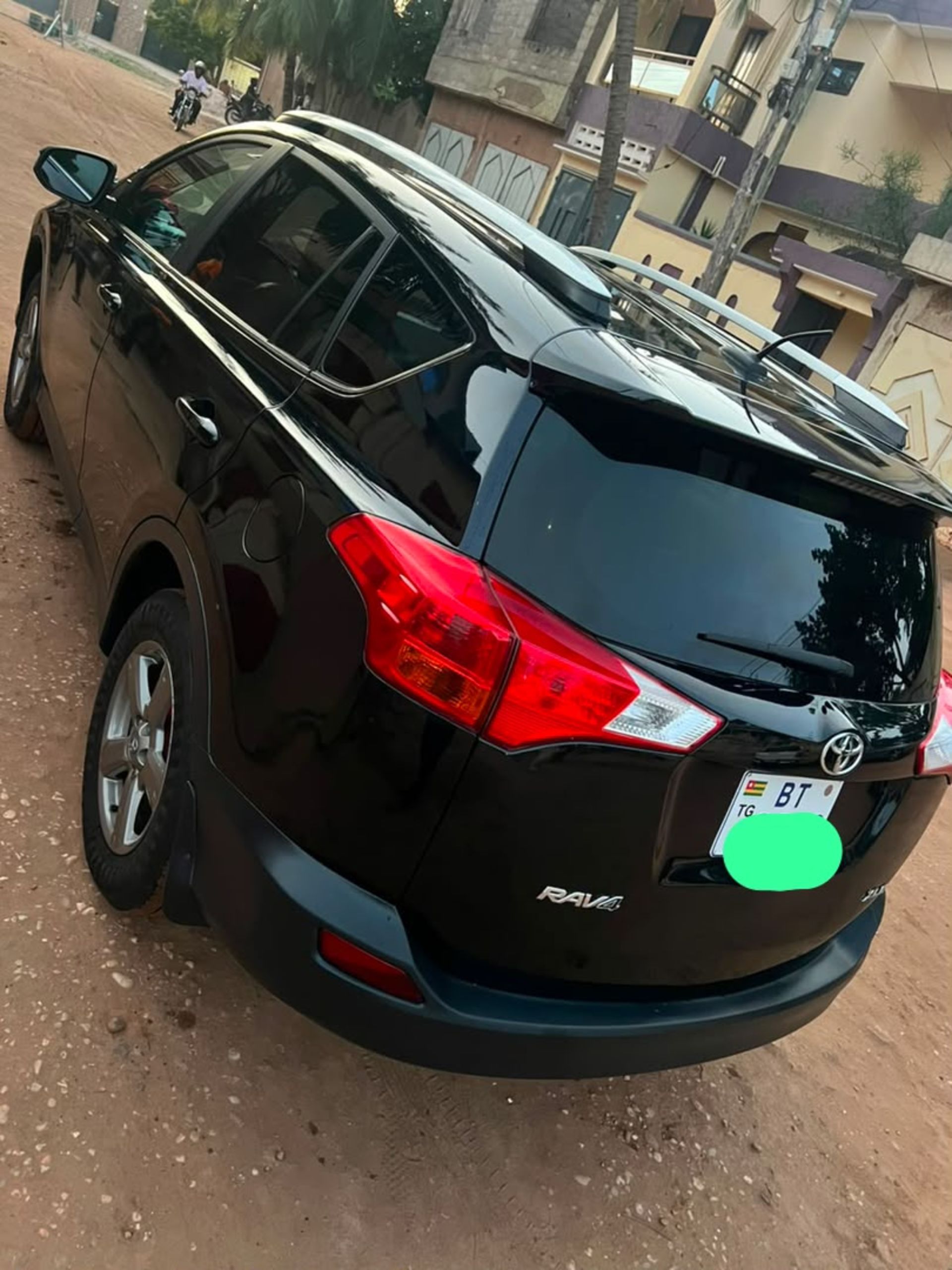 Toyota RAV4 - 1