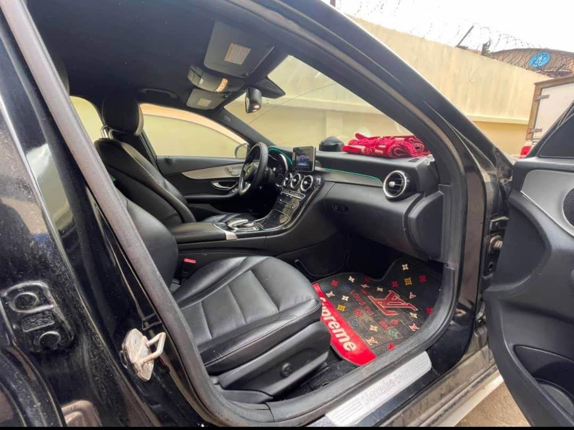 Mercedes-Benz C-Class C300 - 2