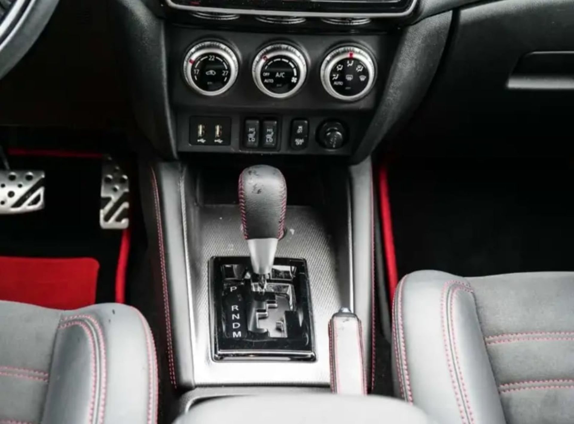 Mitsubishi RVR - 4