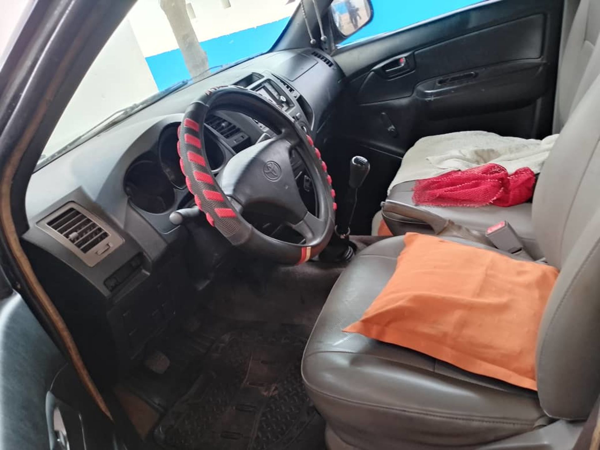 Toyota Hilux - 2