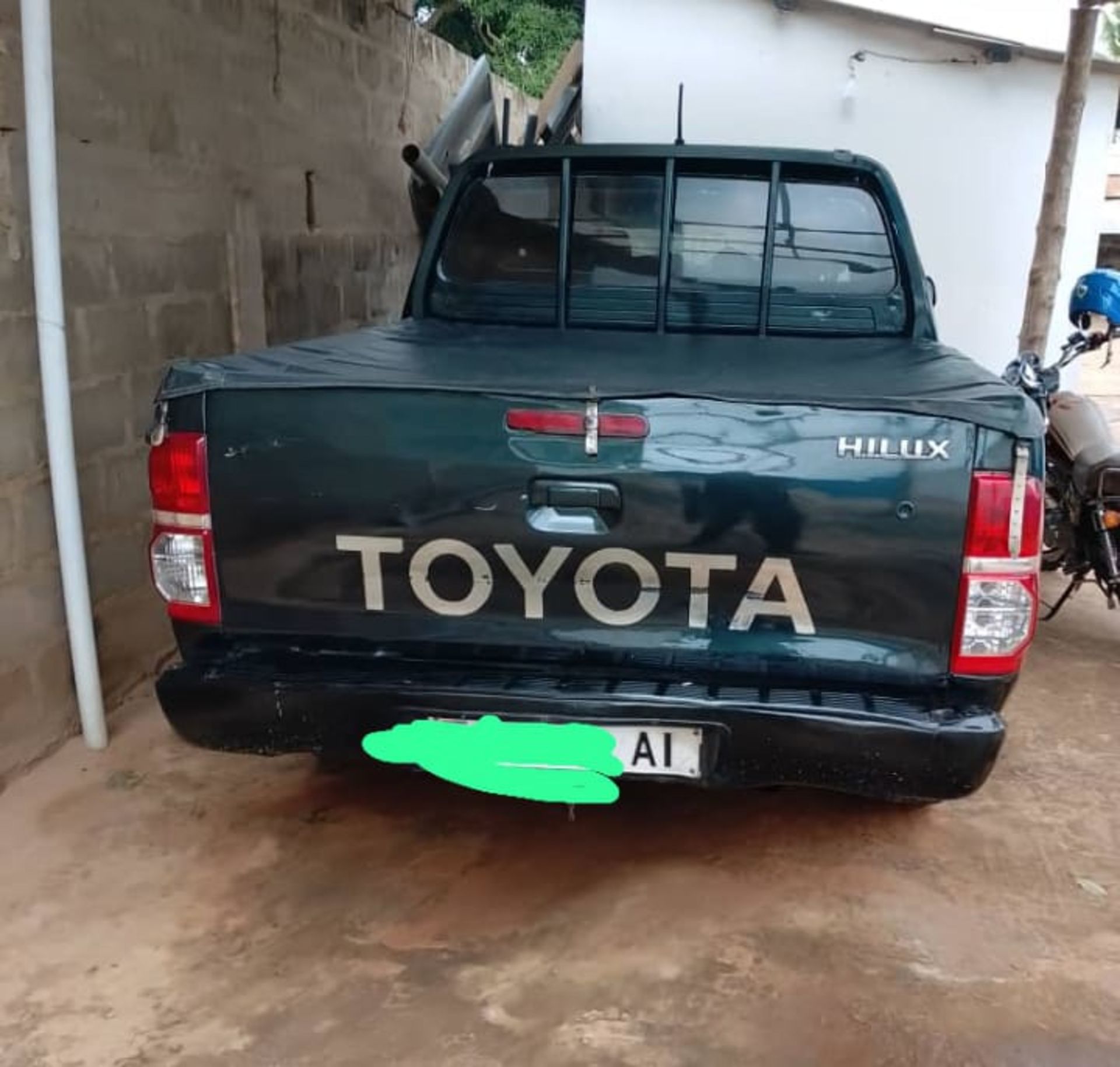 Toyota Hilux - 4