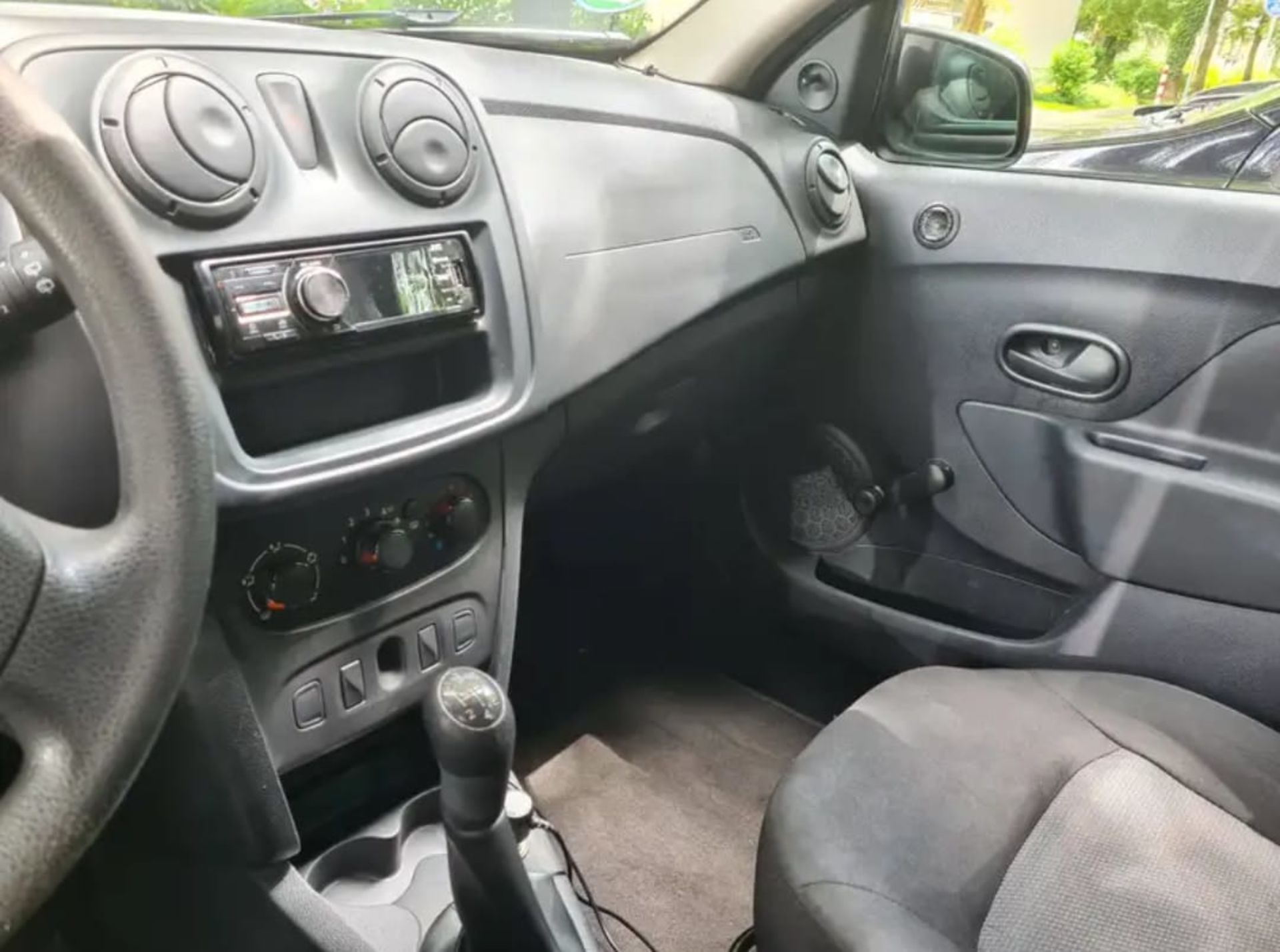 Dacia Sandero - 5