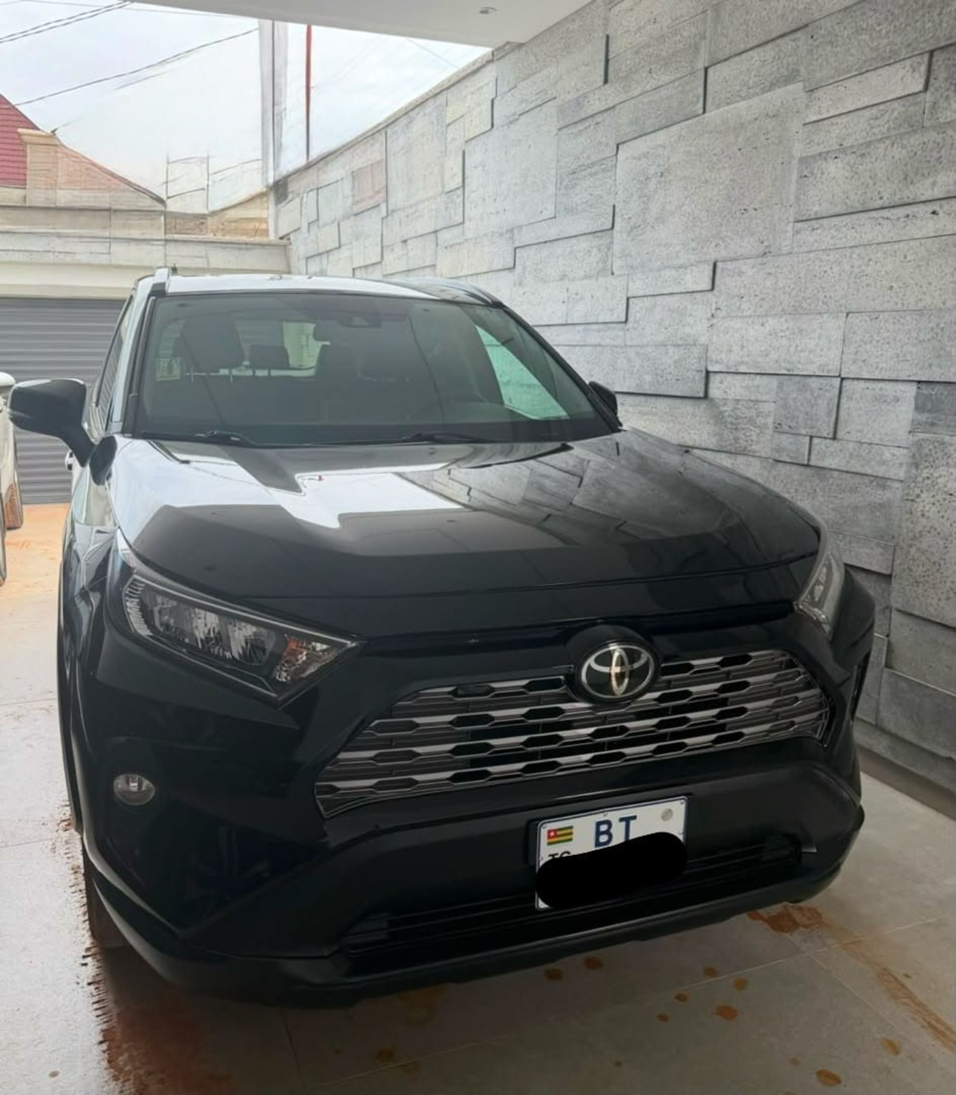 Toyota RAV4 - 1