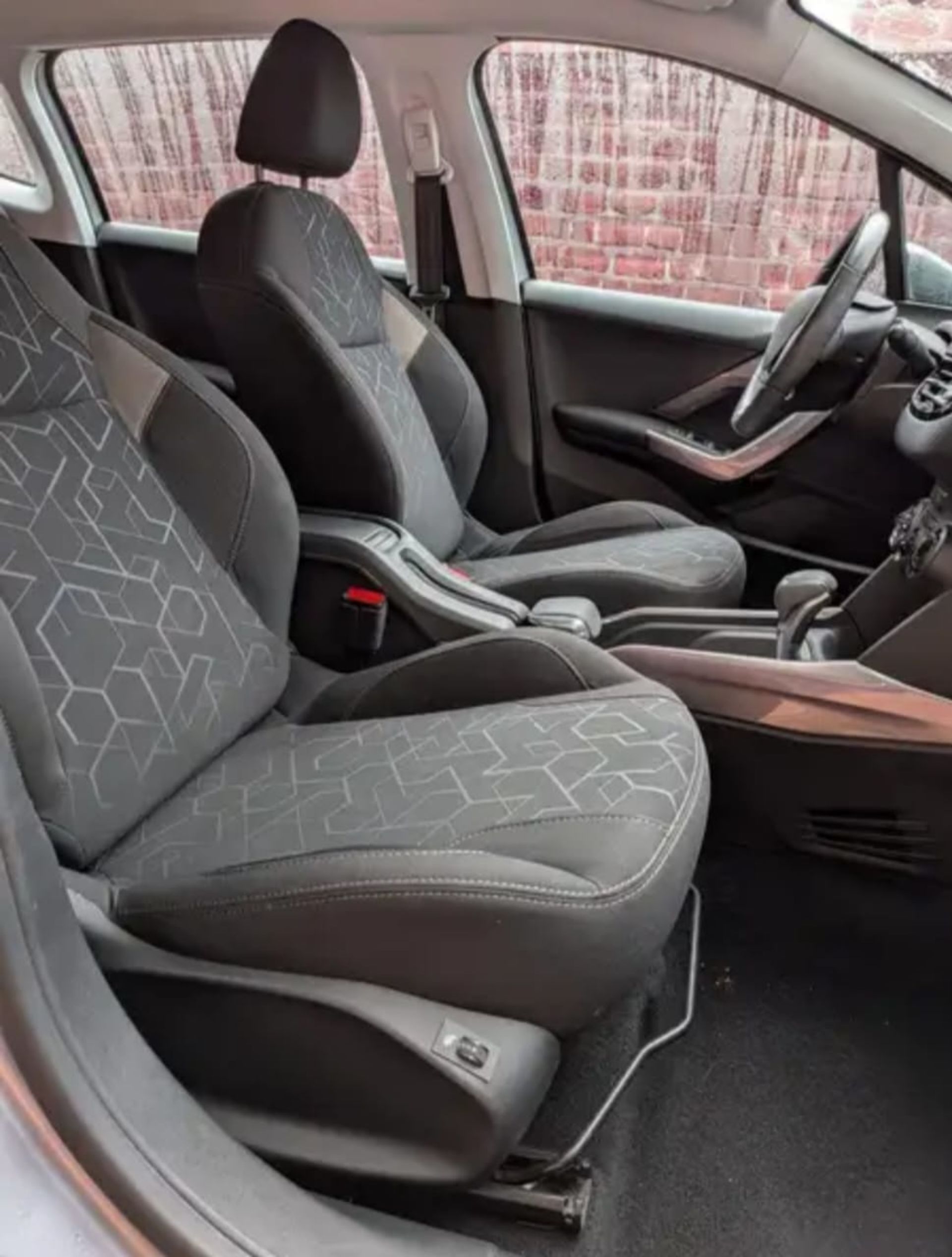 Peugeot 2008 - 4