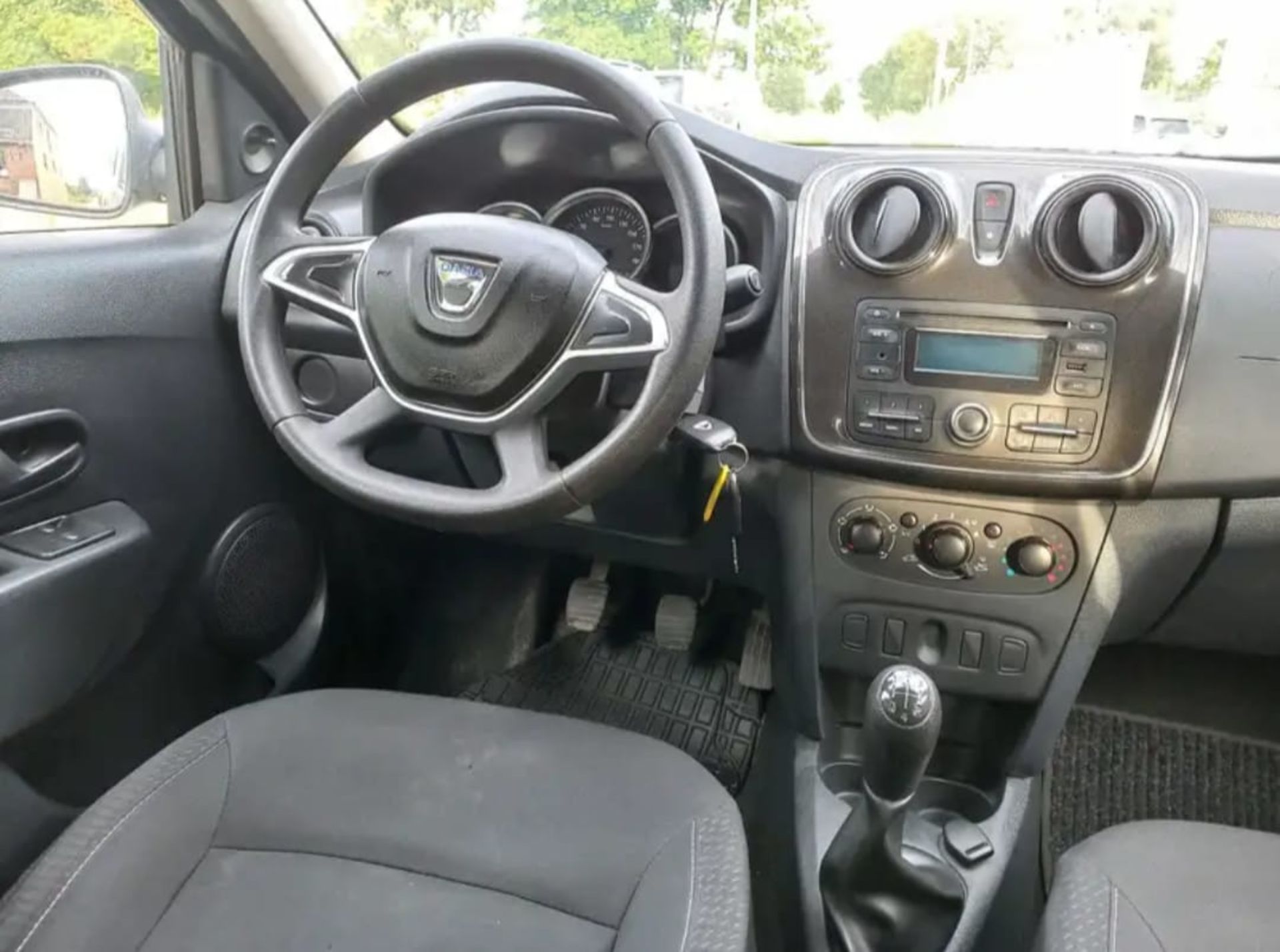 Dacia Sandero - 2