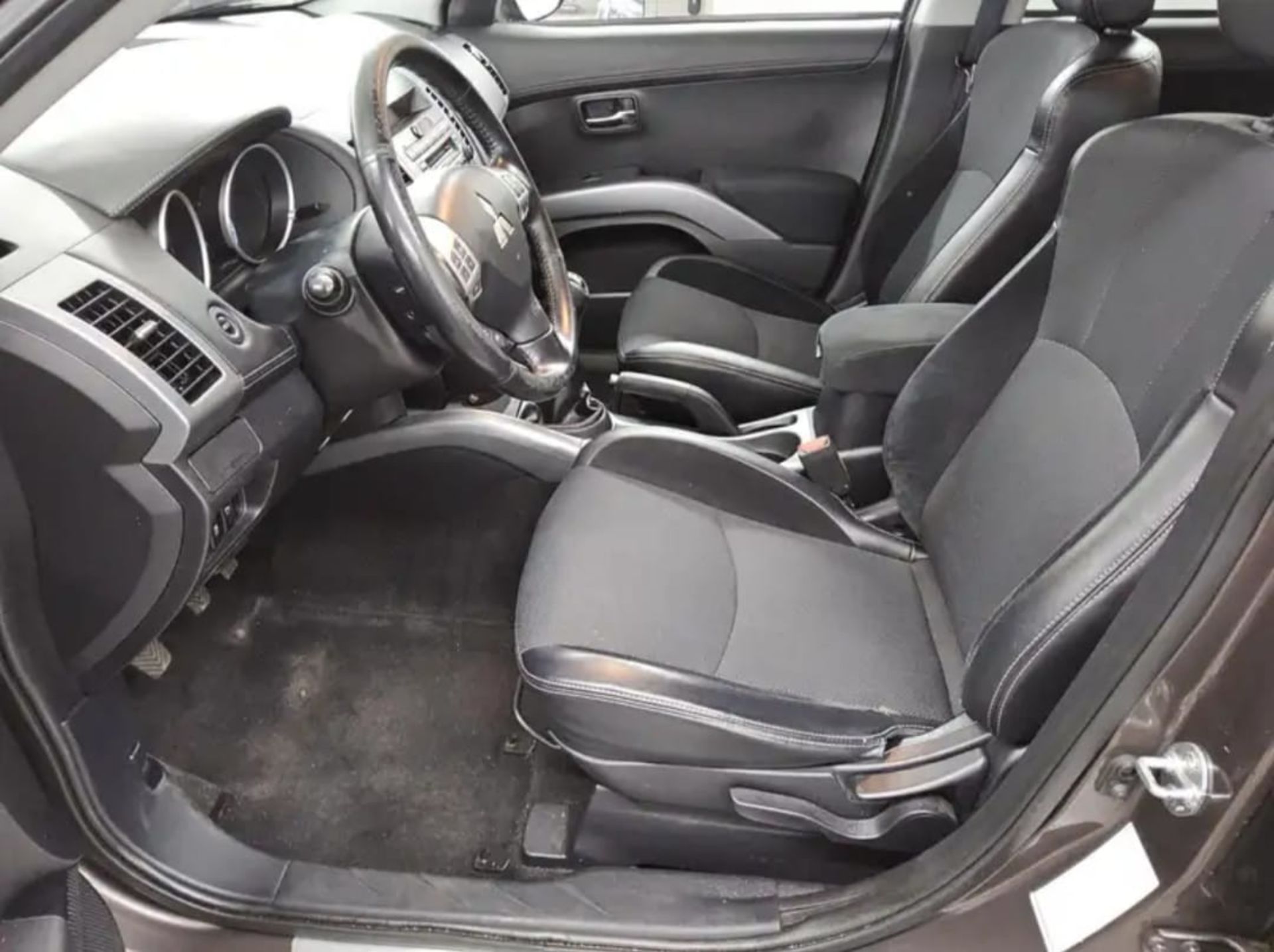 Mitsubishi Outlander 2.0 MIVEC - 5