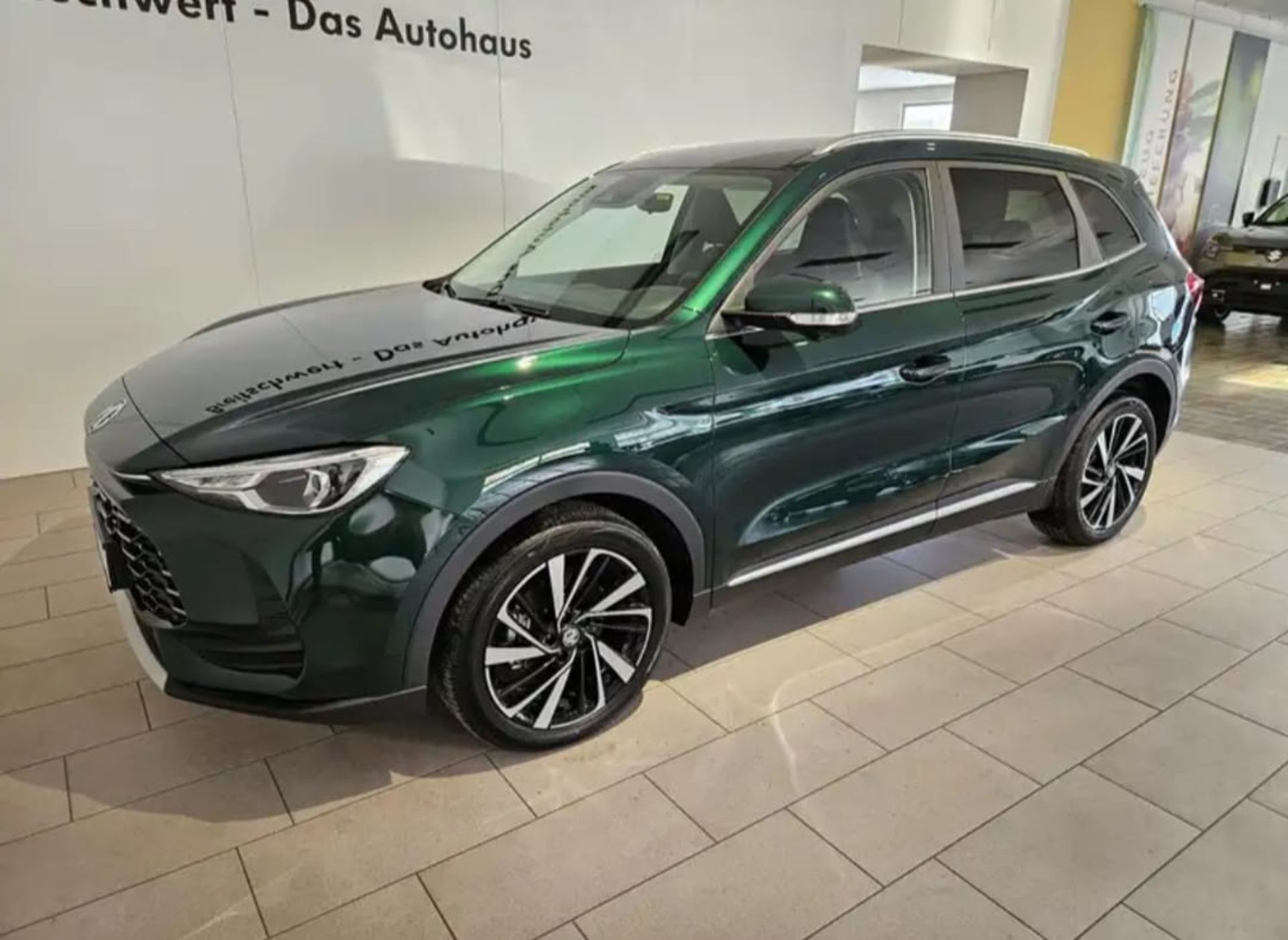 MG ZS - 1