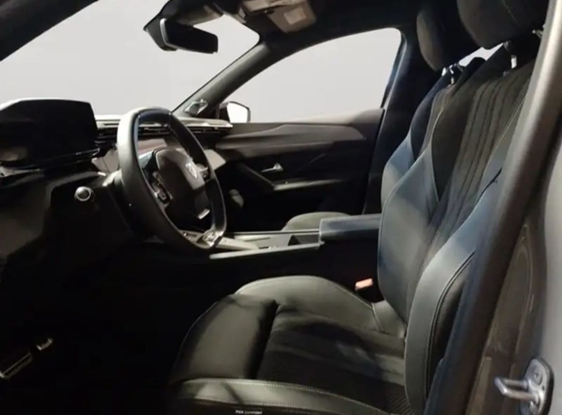 Peugeot 408 - 4