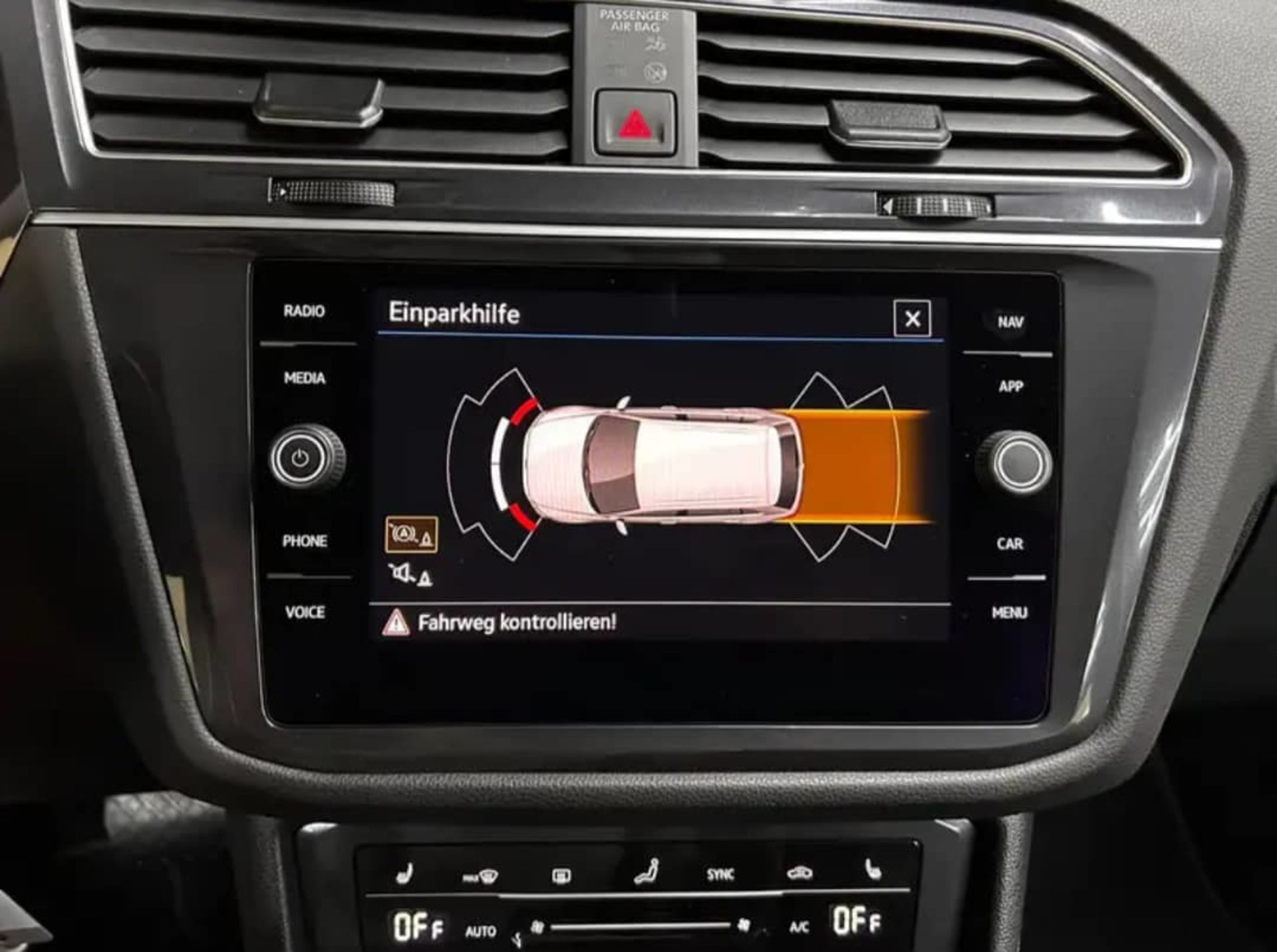 Volkswagen Tiguan - 4