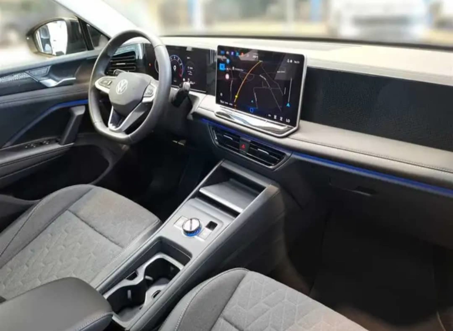 Volkswagen Tiguan - 2