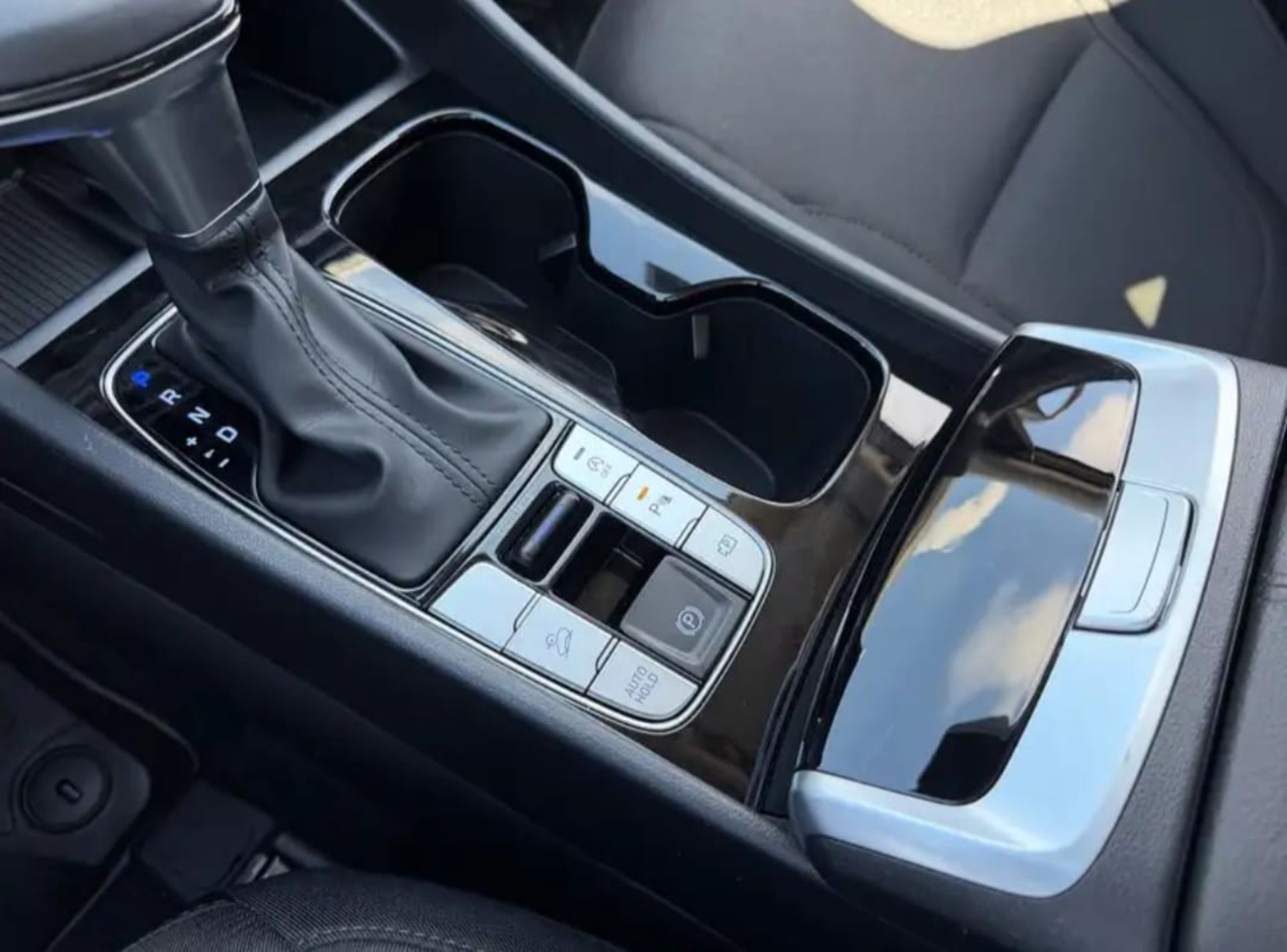 Hyundai Tucson - 2