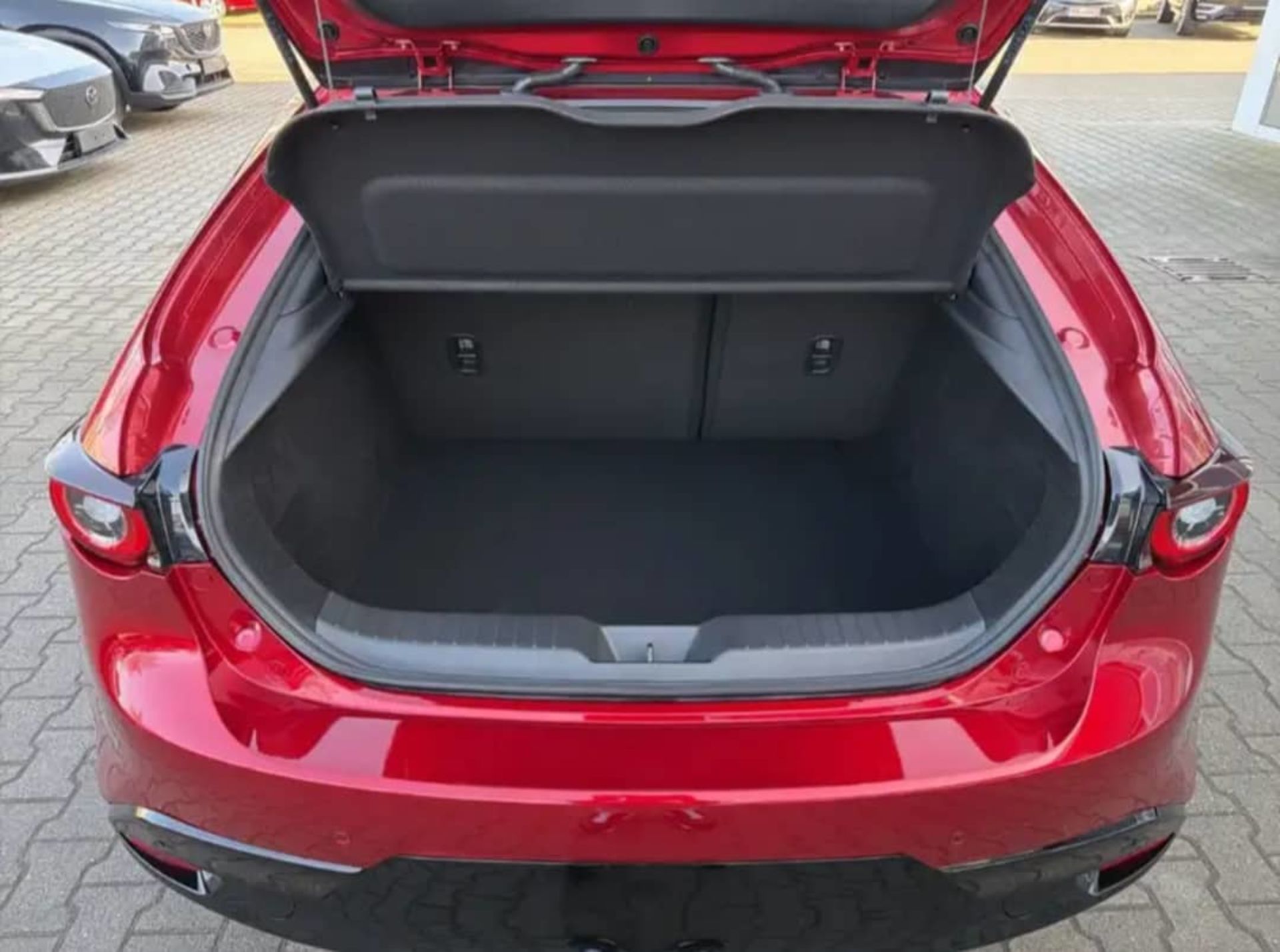 Mazda Mazda3 - 8