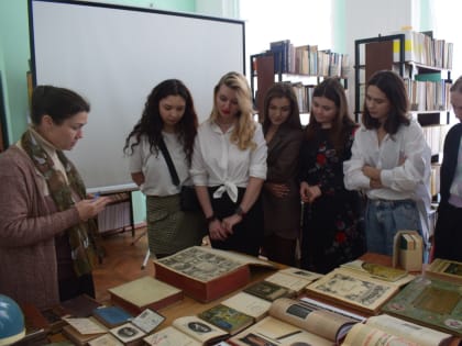 Экскурсия по фонду редких и ценных изданий Никитинки «Уникальная коллекция»