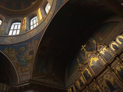 "Вонми, небо, и возглаголю, и воспою Христа, от Девы плотию пришедшаго" (Ирмос 2-й песни Великого покаянного канона)
