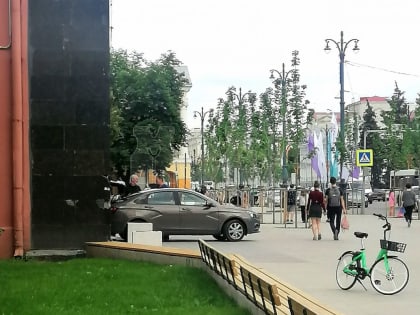 Воронежцев возмутила хамская парковка на проспекте Революции