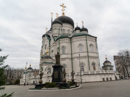 В Неделю 5-ю Великого поста Правящий Архиерей совершил богослужение в Благовещенском кафедральном соборе
