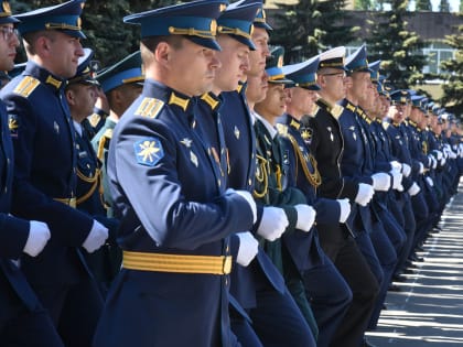 В Воронеже прошёл выпуск 1,6 тысячи офицеров Военно-воздушной академии