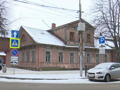 Чиновники подали в суд на жильцов разрушающего дома-памятника в Воронеже