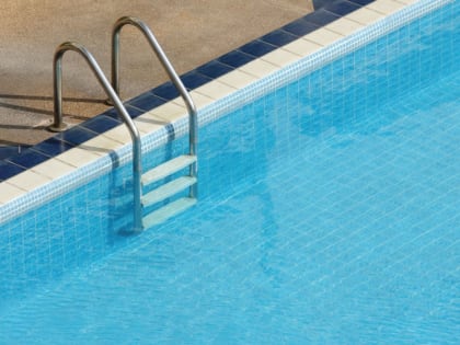 Приставы закрыли бассейн в&nbsp;Коминтерновском районе из-за качества воды