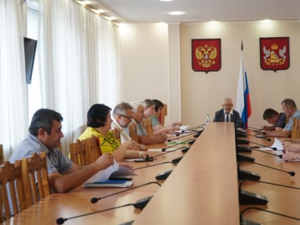 На заседании комиссии по промышленности