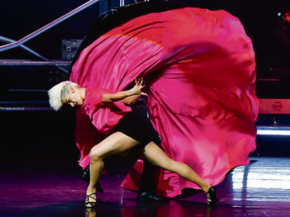 Нина Усатова на мотоцикле, «Дикое танго» и вьетнамский театр на воде