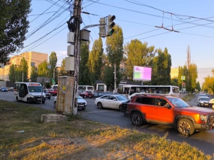 Долгие пробки на левом берегу Воронежа