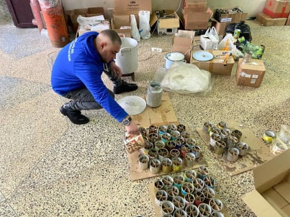 Нововоронежские молодогвардейцы изготовили окопные свечи в зону СВО