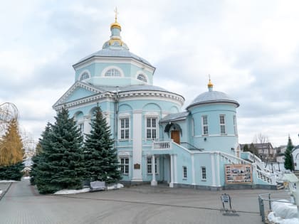 В четверг первой седмицы Великого поста митрополит Воронежский и Лискинский Сергий возглавил служение великого повечерия с чтением Великого покаянного канона преподобного Андрея Кр