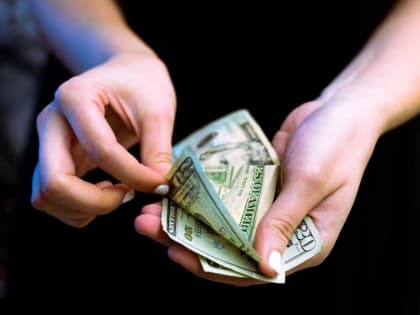 Жительница Воронежа завела роман с несуществующим иностранцем