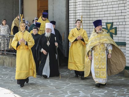 Митрополит Воронежский и Лискинский Сергий освятил приходской просветительский центр в Лисках