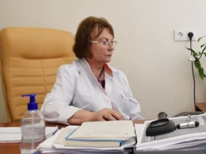 Александр Гусев поздравил с юбилеем воронежского нейрохирурга Валерию Ланецкую