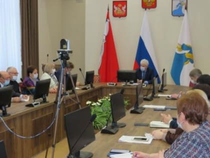 Сегодня глава района Владимир Просветов провел первое в этом году оперативное совещание с заместителями, начальниками отделов, руководителями организаций района