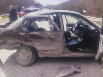 В массовой аварии на воронежской трассе пострадали двое мужчин и 16-летняя девушка