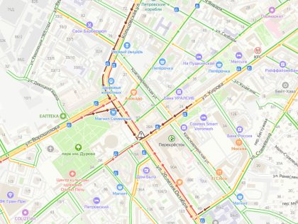 Перекрёстки у цирка сковали пробки из-за неработающих светофоров