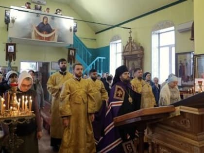 В Неделю сыропустную, воспоминание Адамова изгнания, епископ Россошанский и Острогожский совершил Литургию в Преображенском храме с. Заболотовка