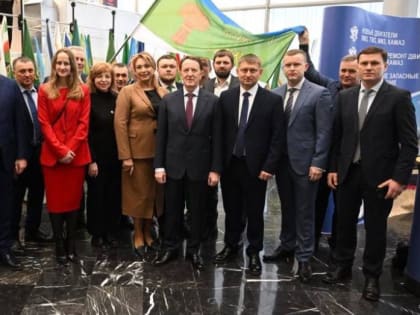 Алексей Гордеев встретился с воронежской делегацией на Съезде Ассоциации крестьянских хозяйств