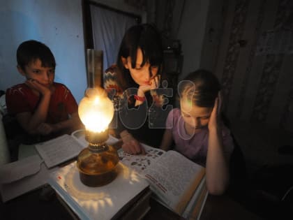 «Розетки дымятся, техника сгорела». Воронежцы возмущены ущербом от работ по замене электрощитков