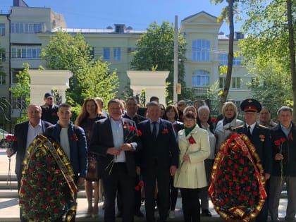 В преддверии 9 мая коллектив и студенты ВГАС отдали дань памяти погибшим в Великой Отечественной войне.