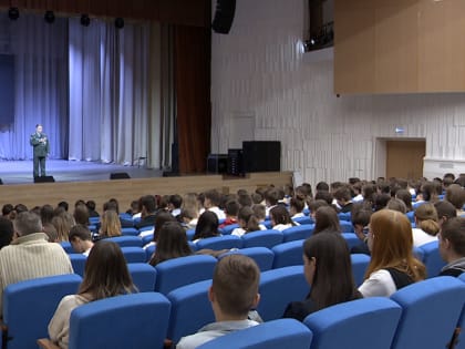 Воронежских школьников познакомили с историей спецподразделения «Альфа»