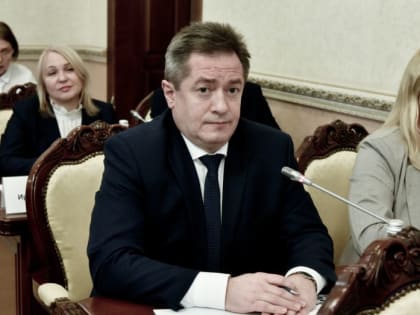 Воронежский губернатор поздравил с юбилеем главного врача областной больницы №1