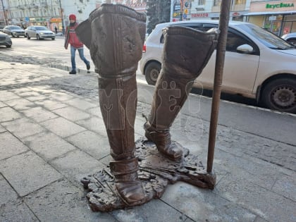 «Сапоги Петра I» вернулись на&nbsp;проспект Революции в&nbsp;другом цвете